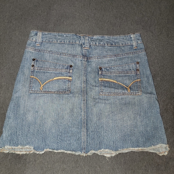 So Frayed Hem Jean Skirt - Size 11 - Med Wash - Picture 5 of 5